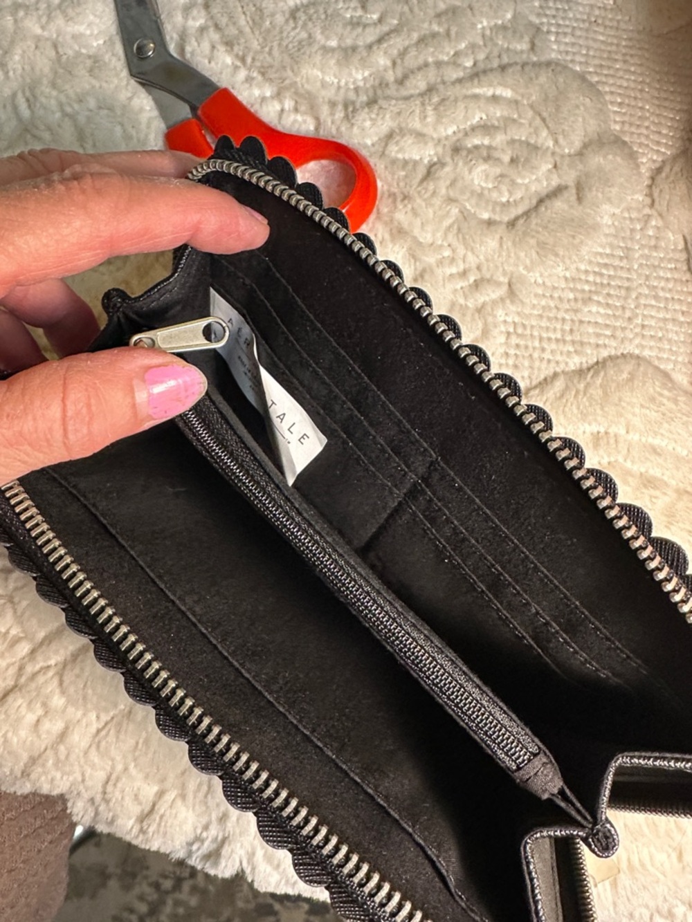 Aeropostale Black Zip Wallet with Silver Hardware - Picture 4 of 7